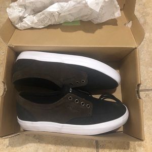 Black and brown suede dekline sneakers